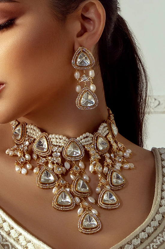 A Guide to Gold Necklace and Earring Sets for Your Wedding