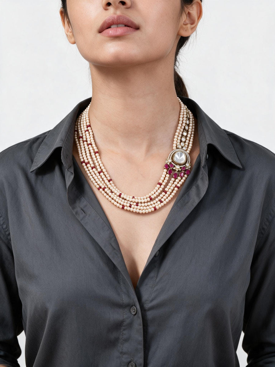 Laravya Necklace