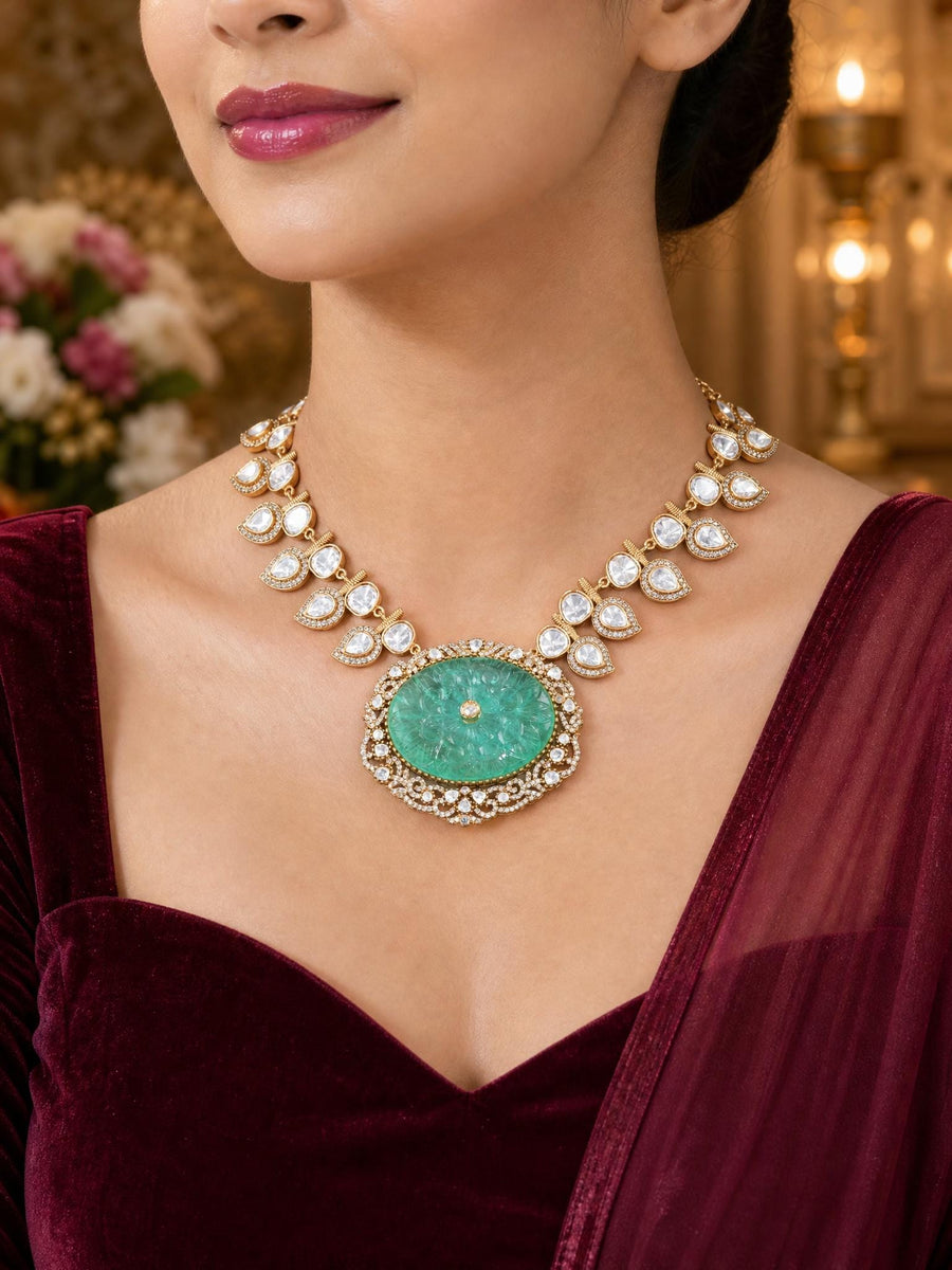 Laisha Necklace Set