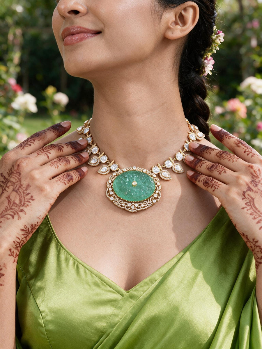 Laisha Necklace Set