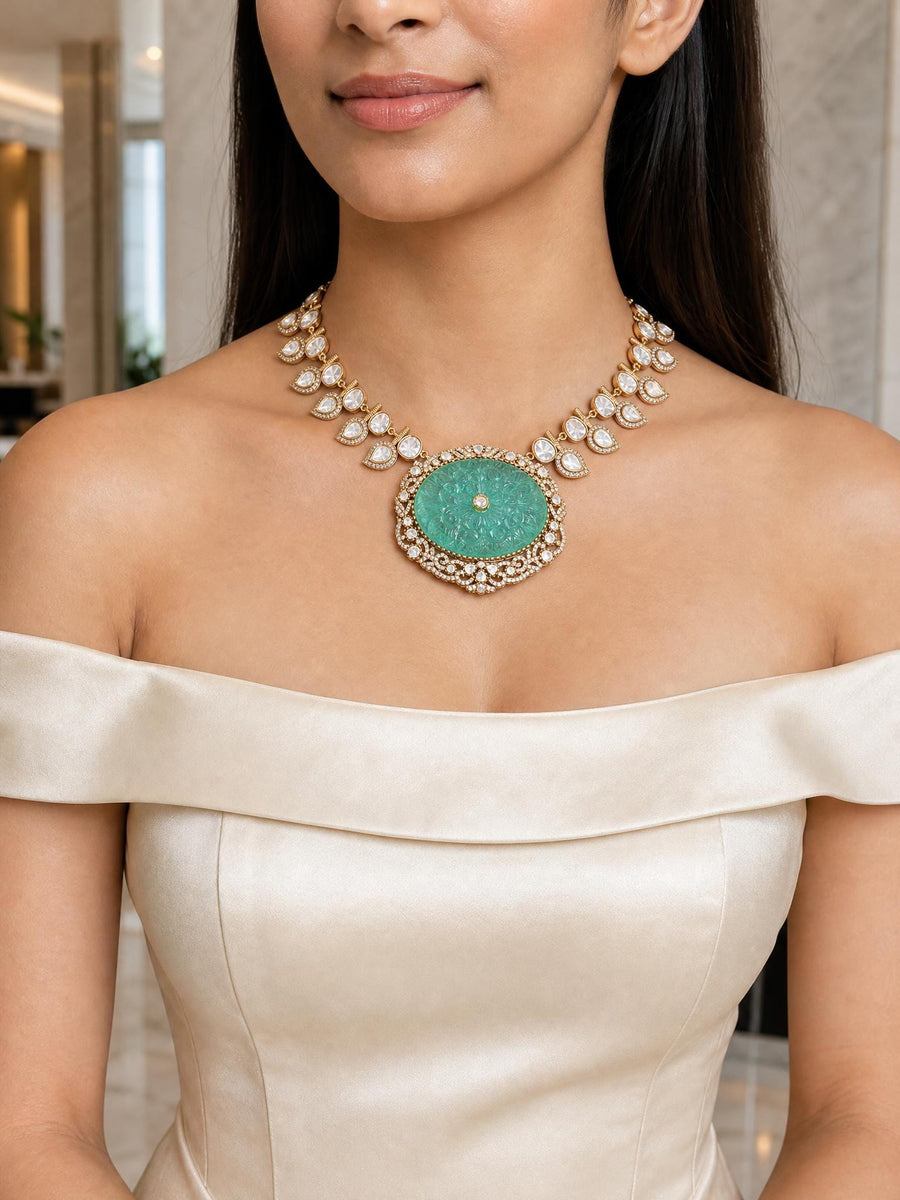Laisha Necklace Set