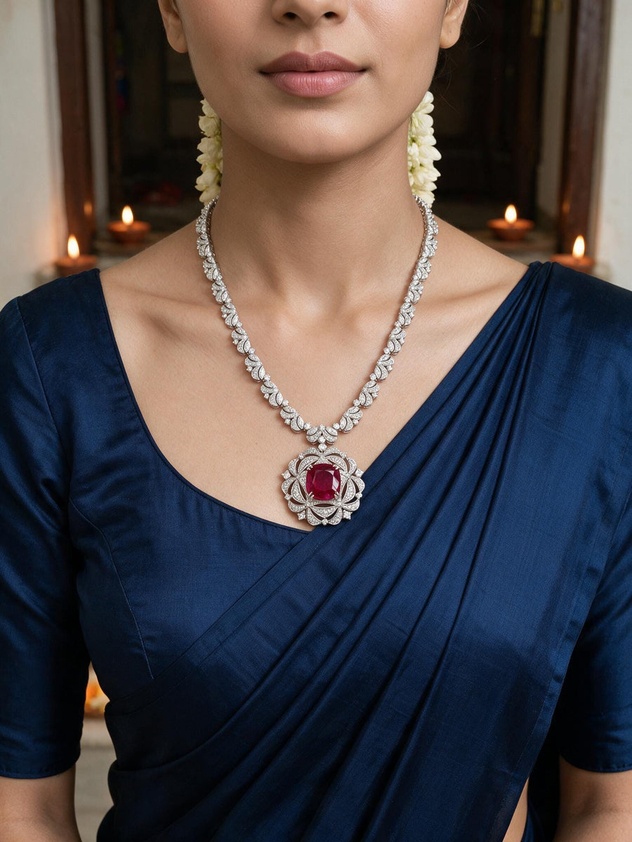 Valora Necklace Set