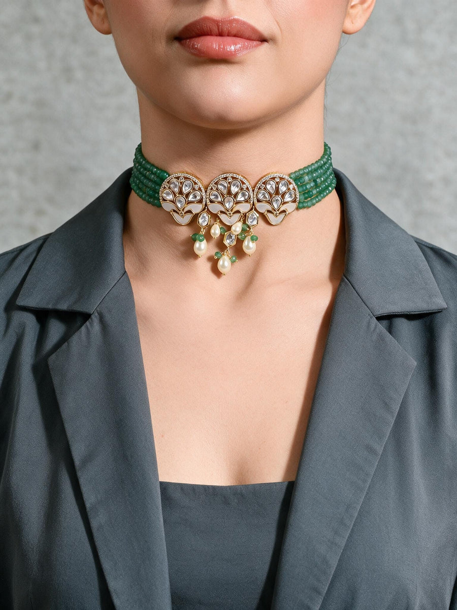 Enthralling Choker With Earrings
