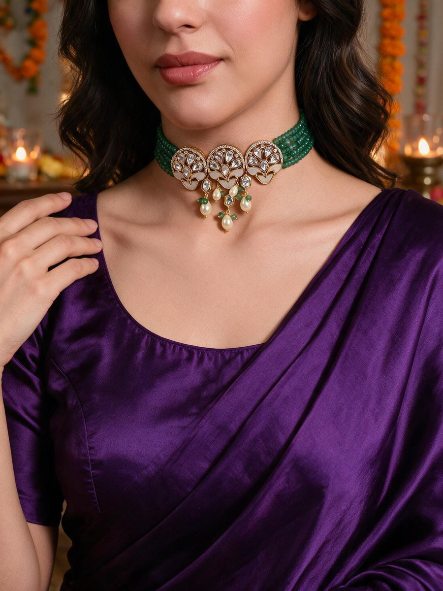 Enthralling Choker With Earrings
