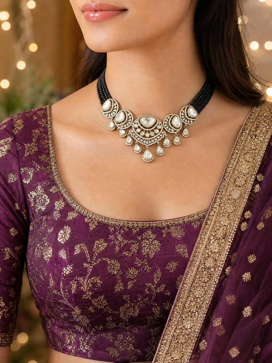 Kivya Short necklace set