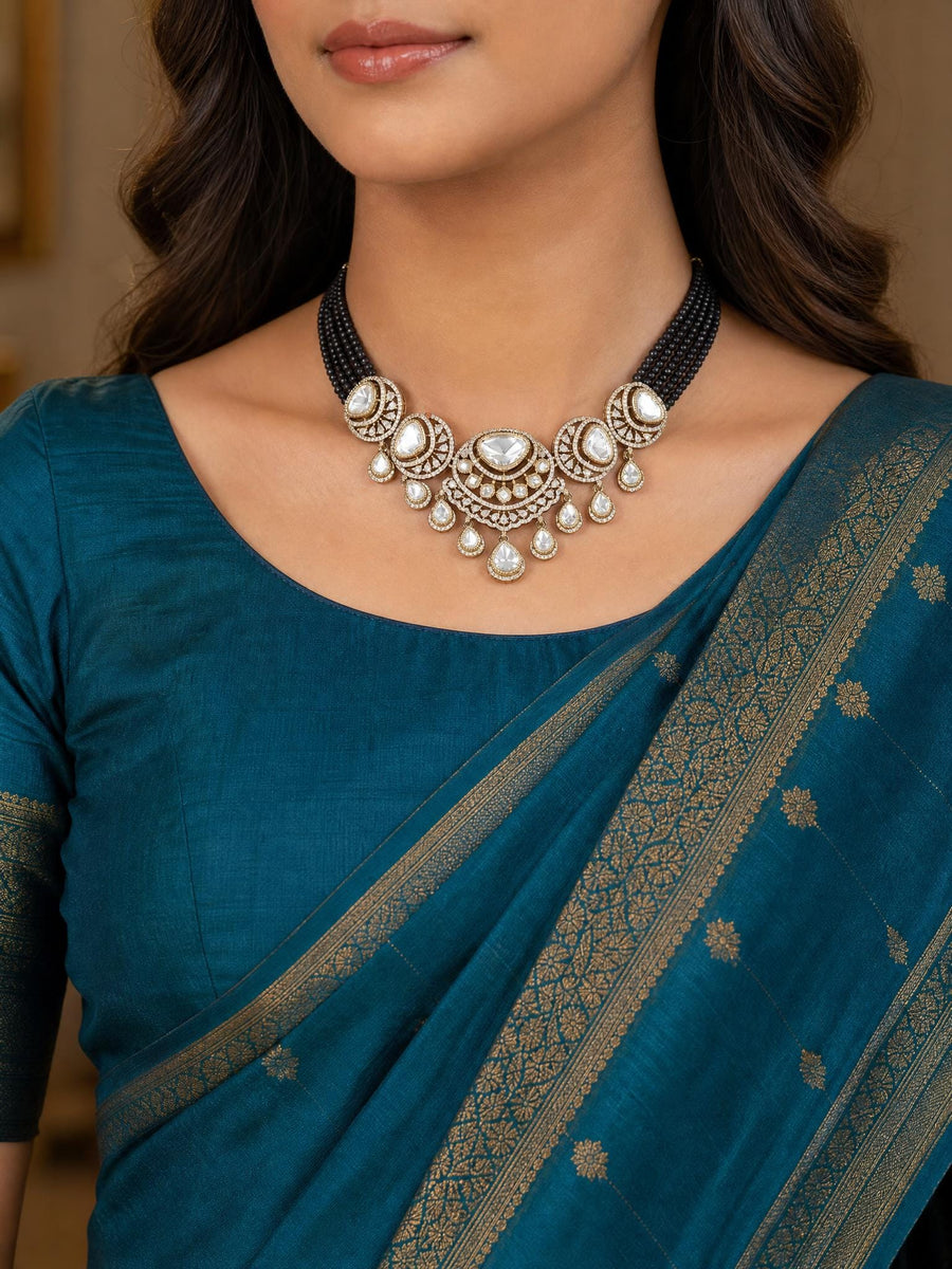 Kivya Short necklace set