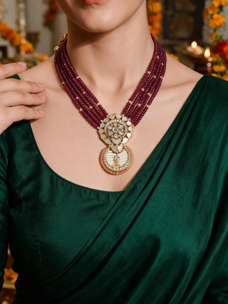 Mesmeric Red Necklace With Earrings