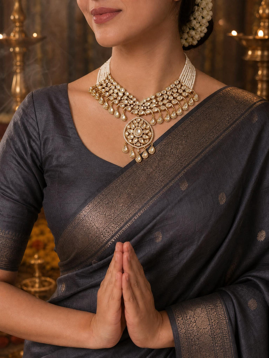 Tanishaya Necklace Set