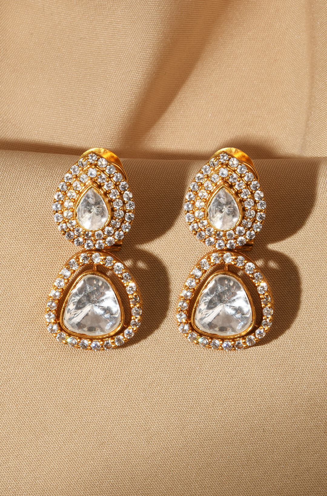 Load image into Gallery viewer, Sparkling Polki Stud Earrings

