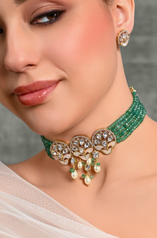 Enthralling Choker With Earrings