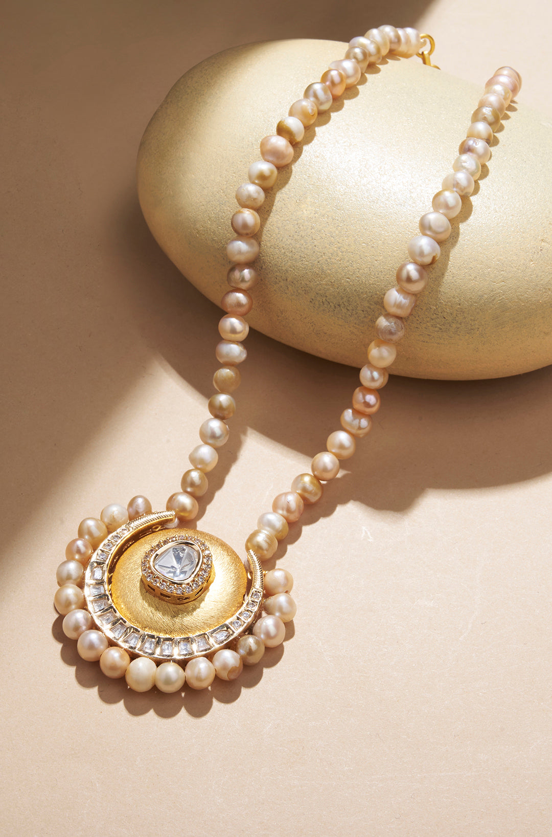 Load image into Gallery viewer, Serene Gold Polki Necklace
