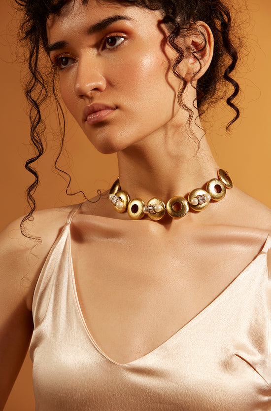 Load image into Gallery viewer, Golden Circlets Mini Choker
