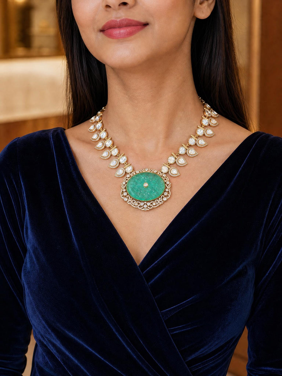 Laisha Necklace Set