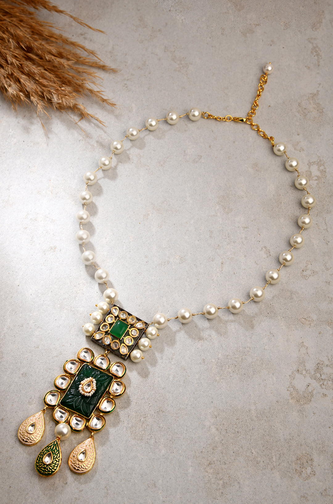 Pearly Necklace With Green Agate & Polki