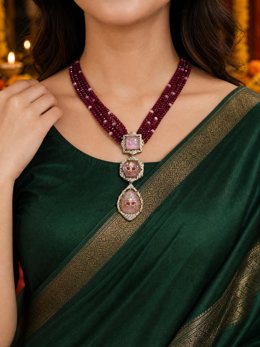 Yamika Necklace Set