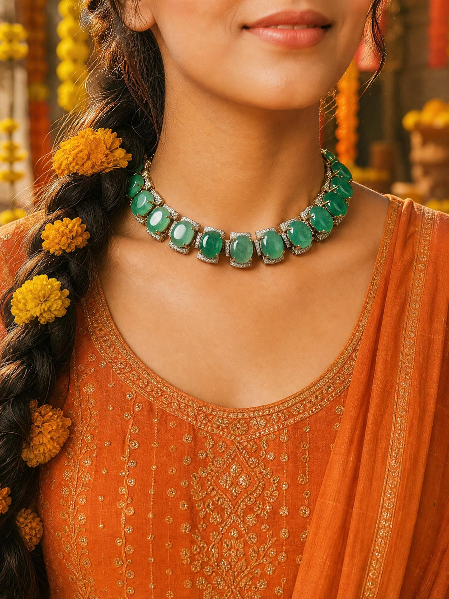 Devani Short Necklace Set