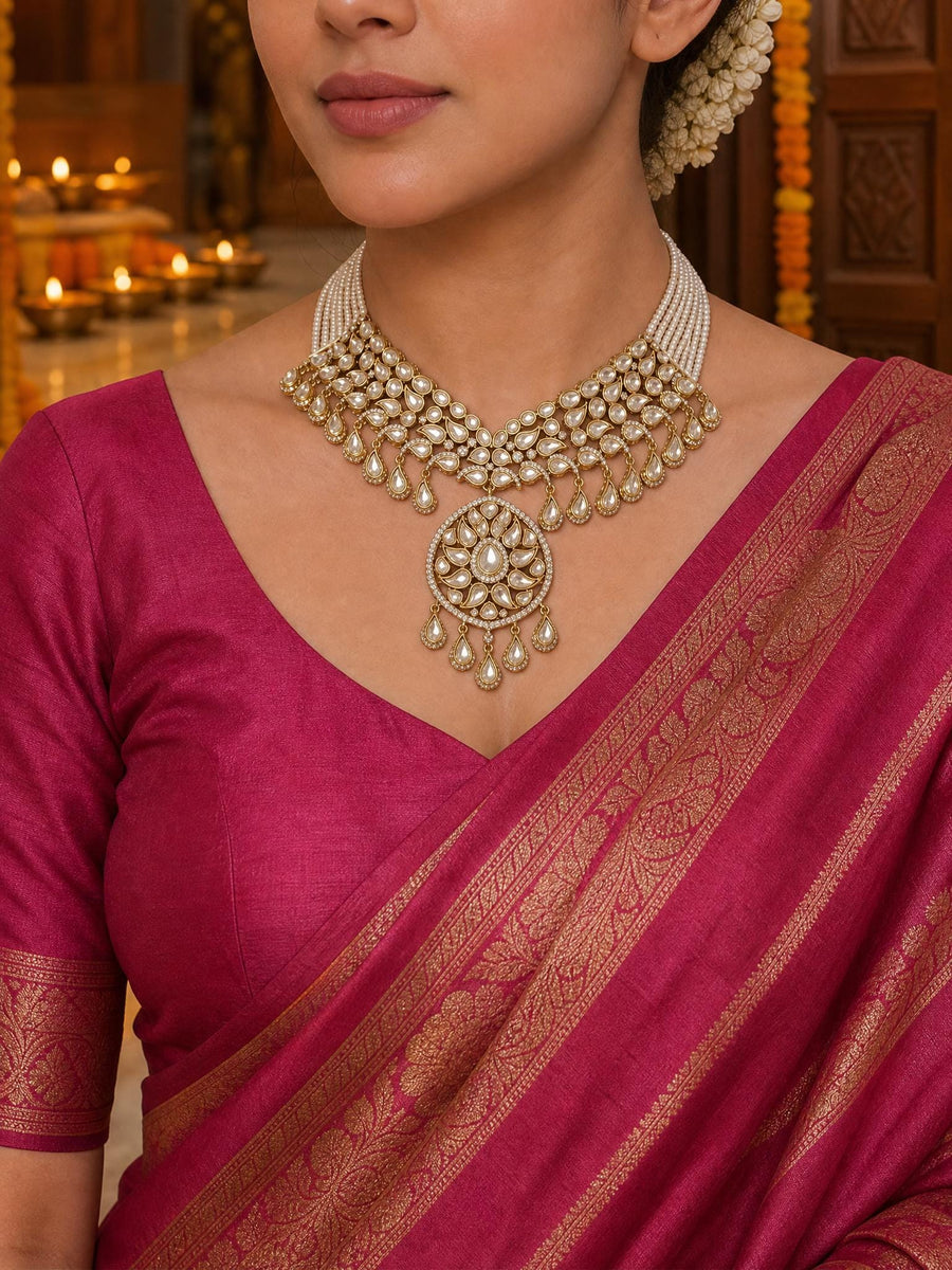 Tanishaya Necklace Set