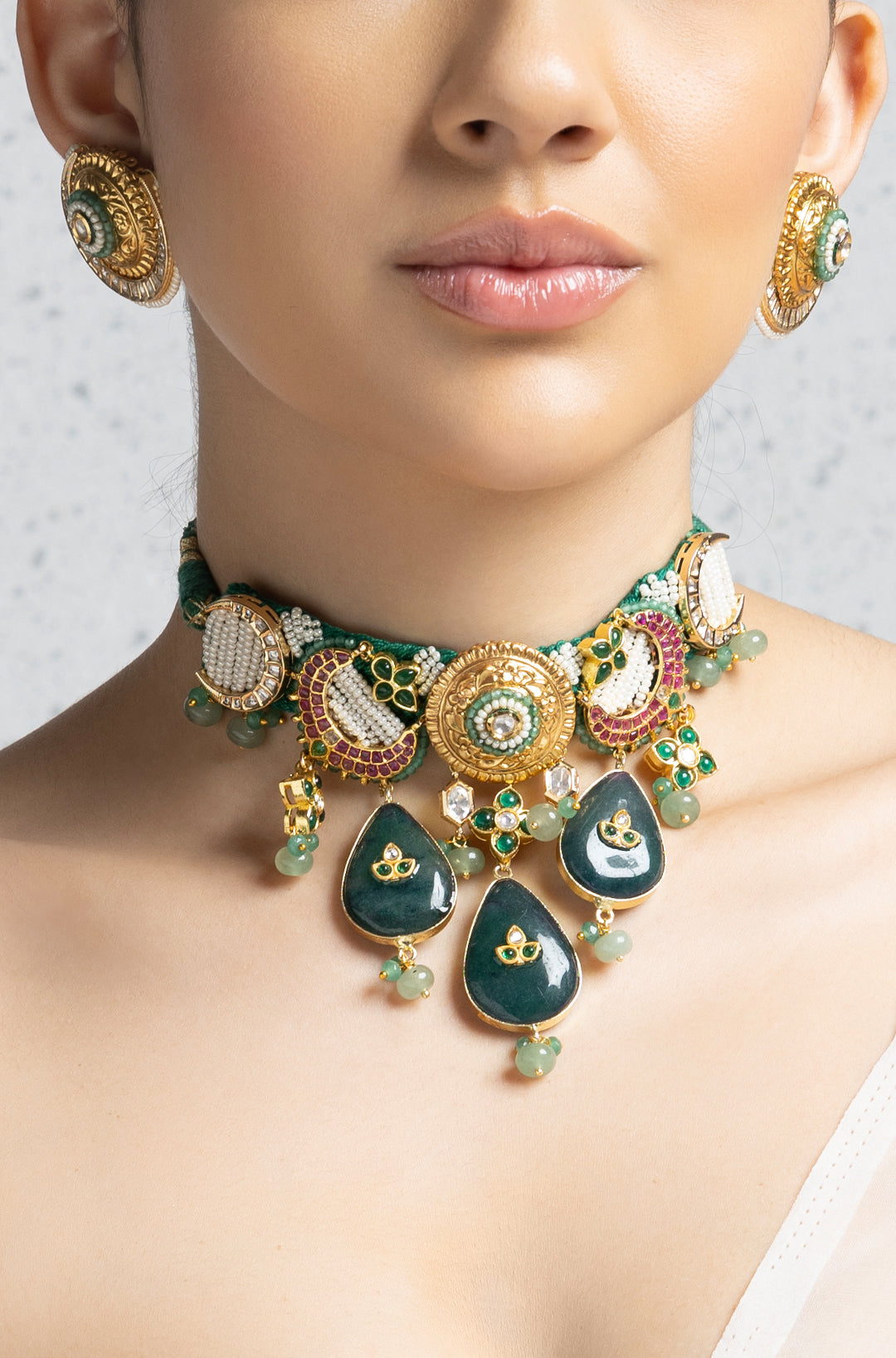 Antique Gold Choker - Indian Jewellery Designs