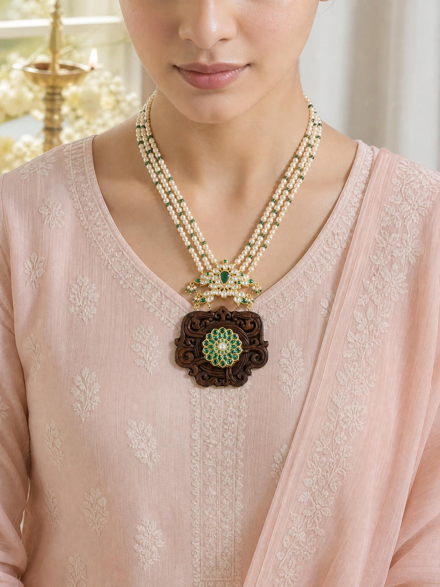 Neika Necklace Set