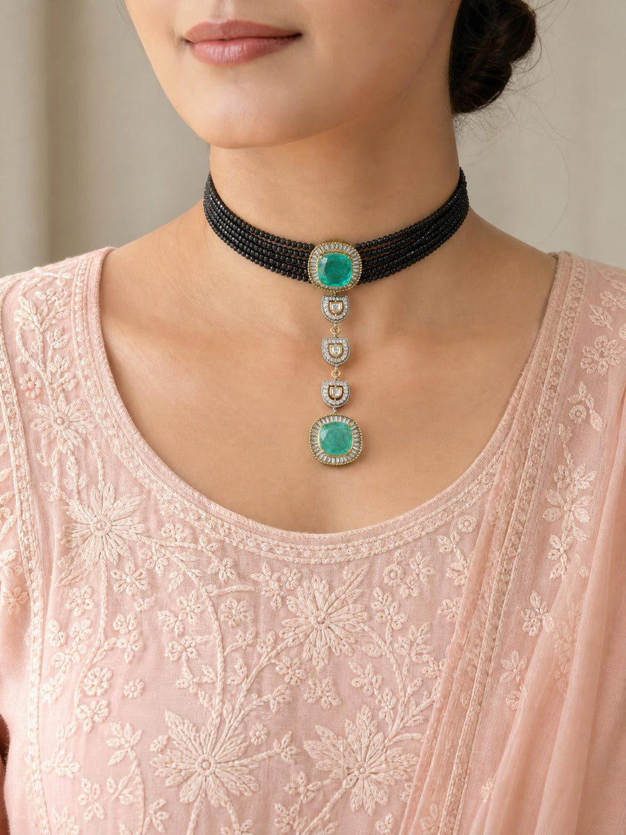 Vivya Necklace Set