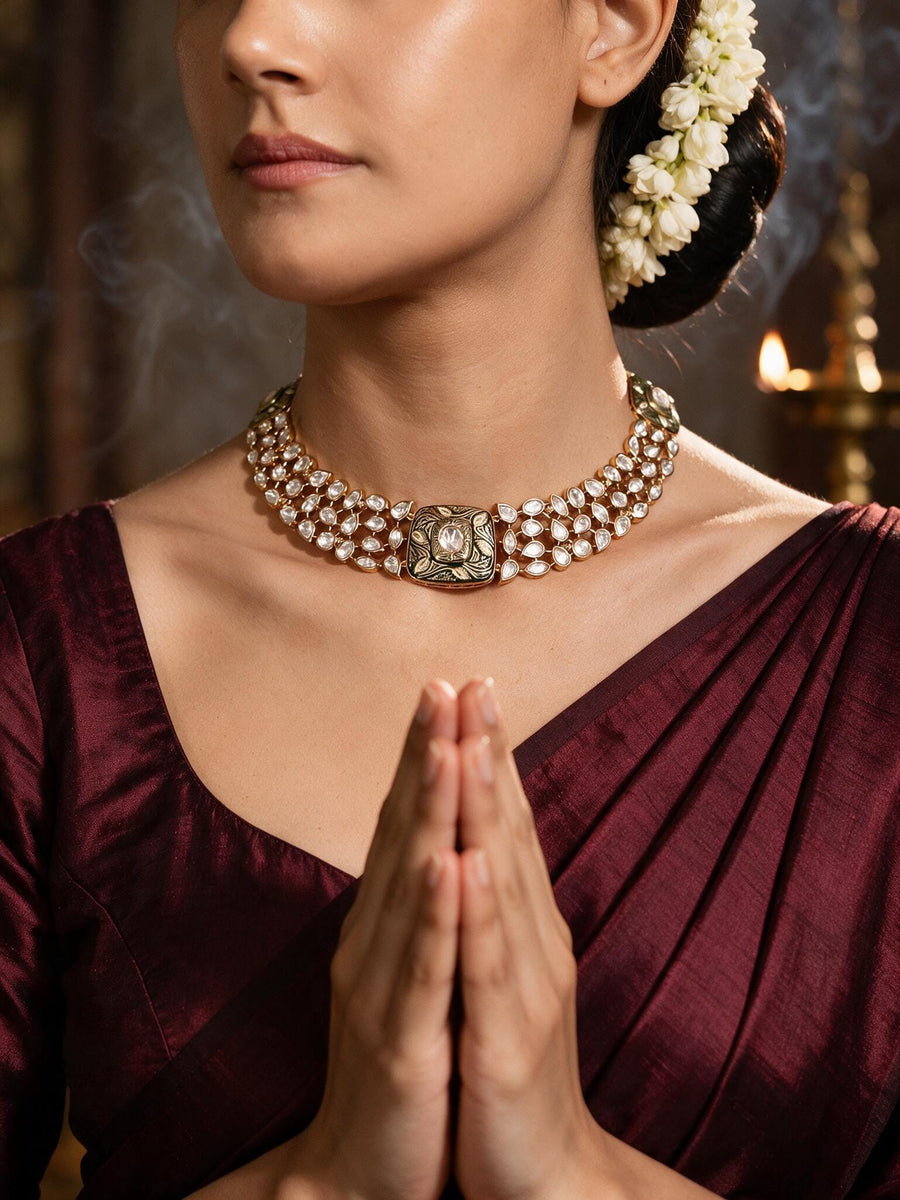 Opulent Golden-Green Choker Necklace Set