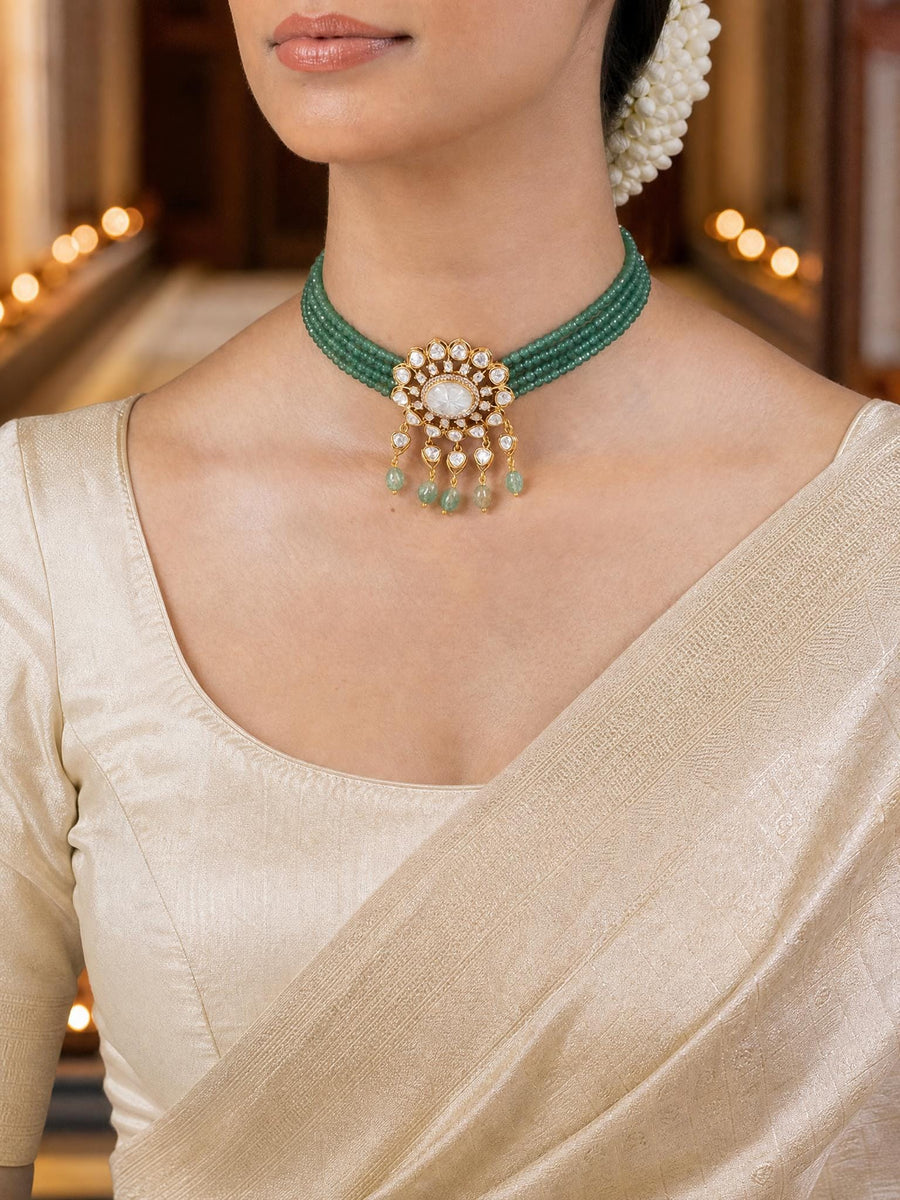 Tiyra Necklace Set