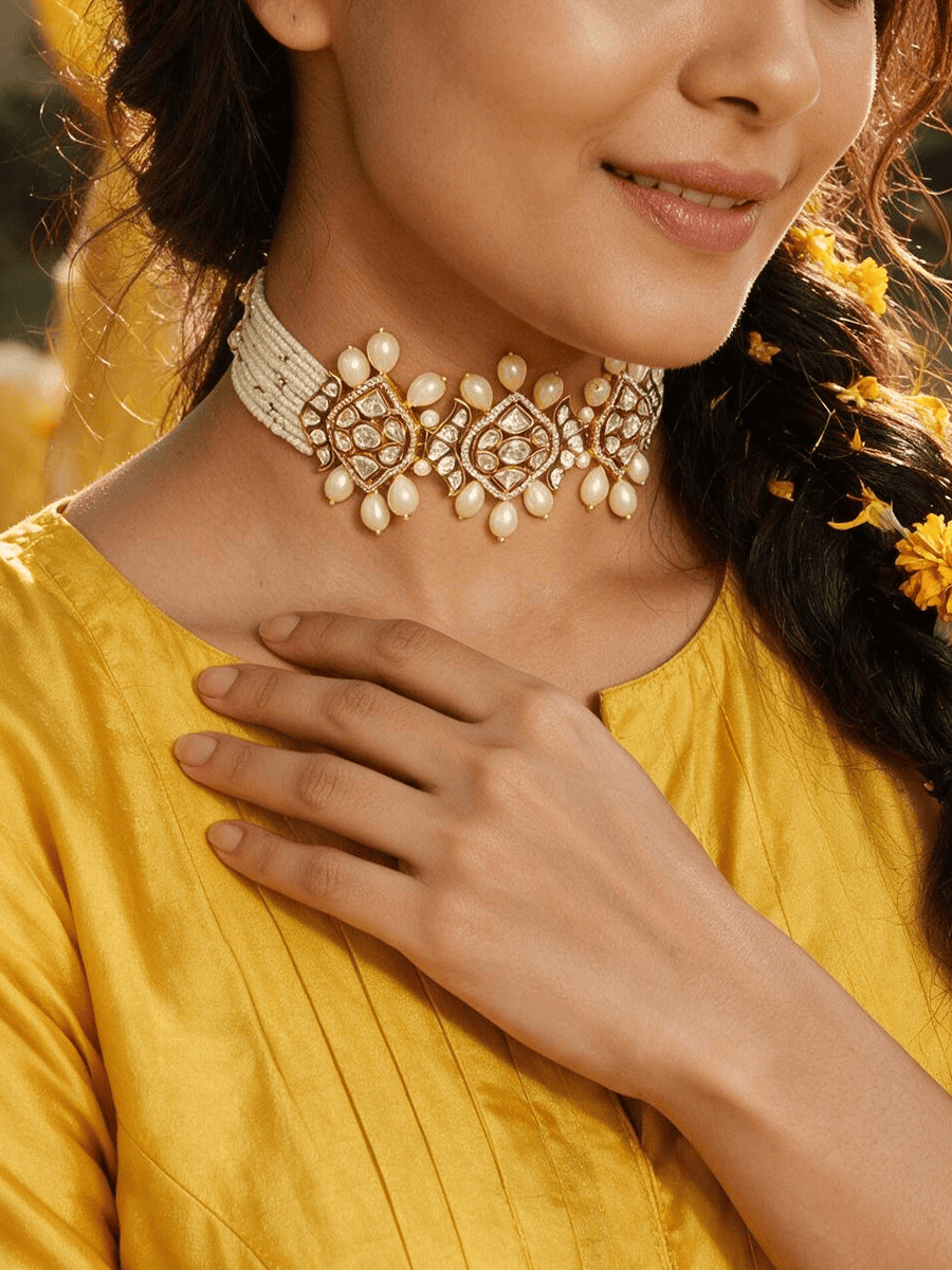 Classic White Choker set