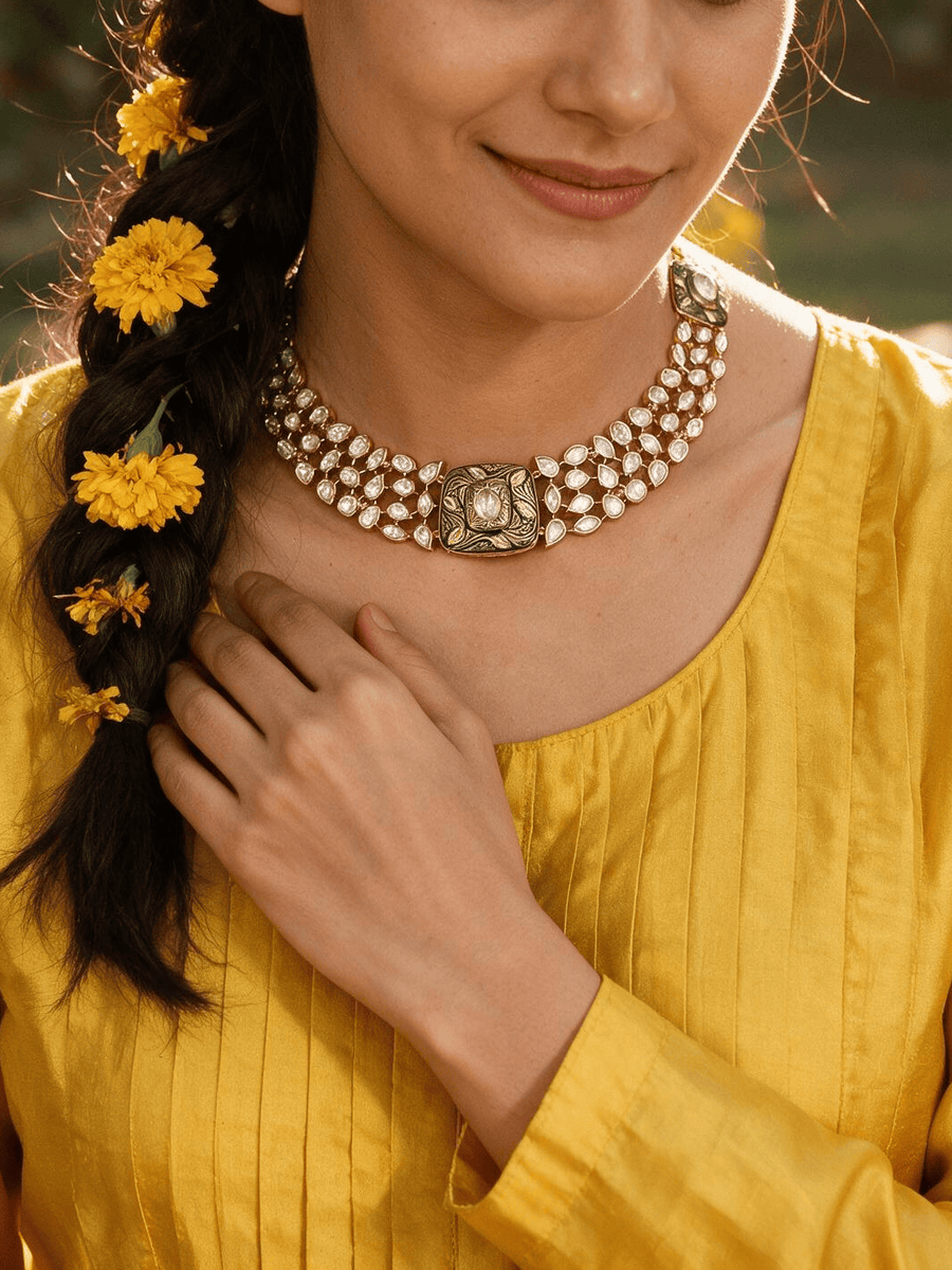Opulent Golden-Green Choker Necklace Set