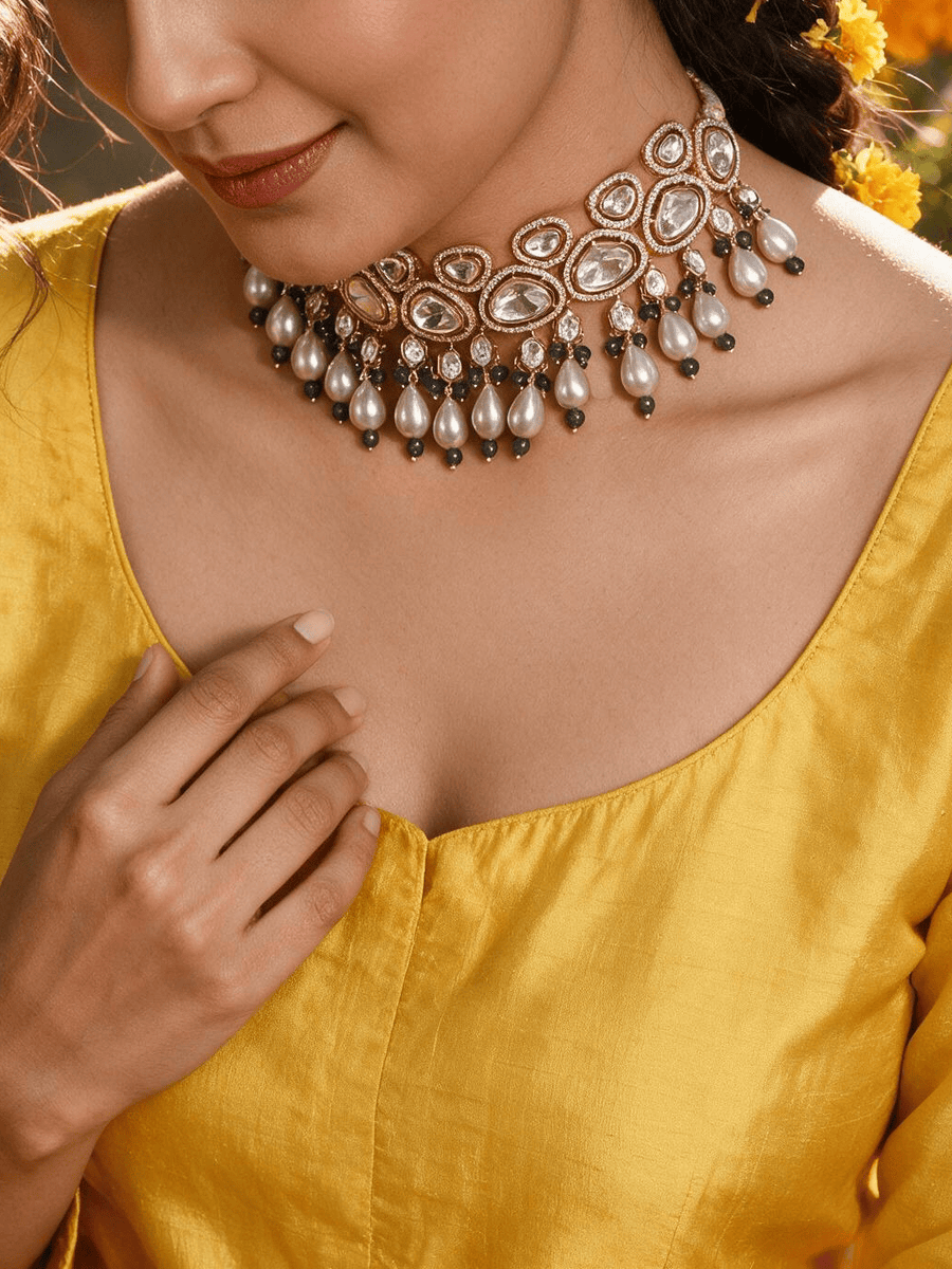 Alluring Choker