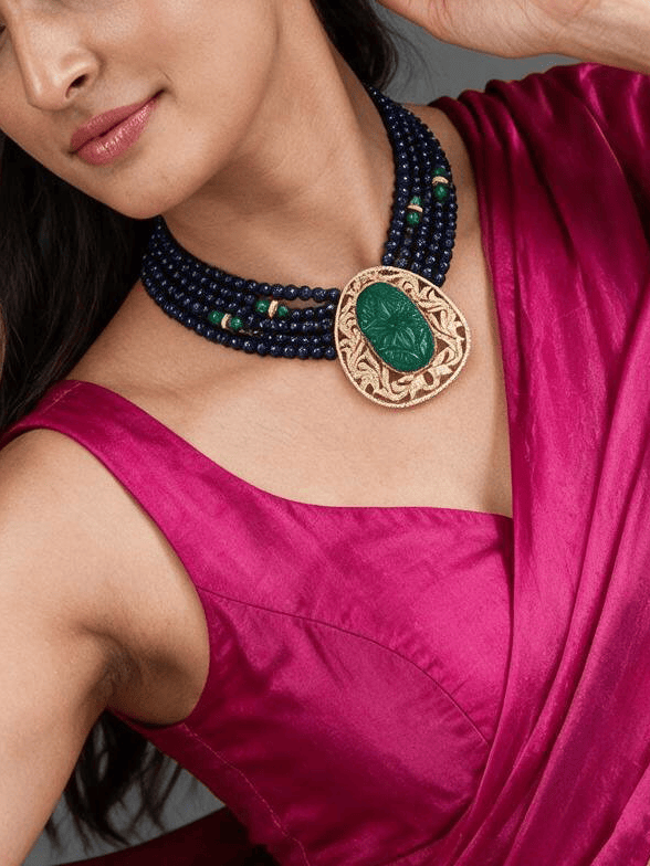 Vaara Necklace Set