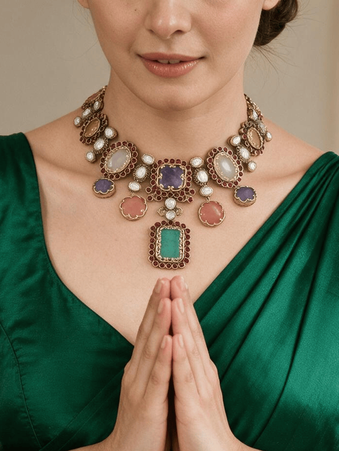 Taika Necklace Set