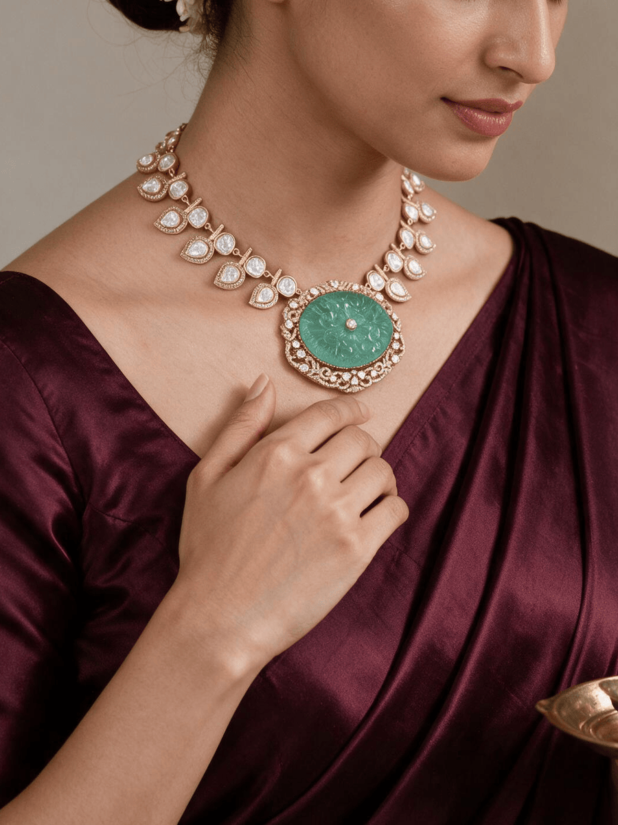Laisha Necklace Set