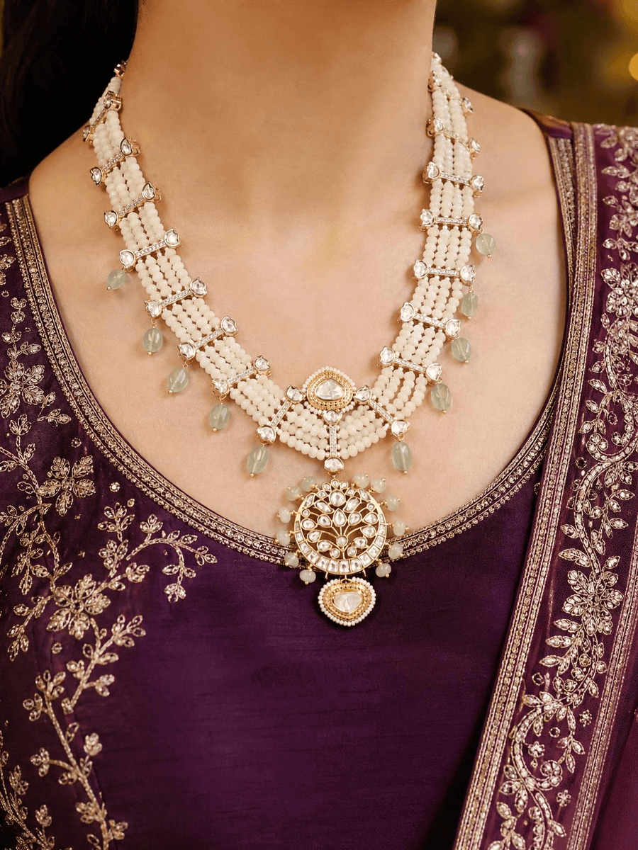 Pearlescent Pretty Necklace