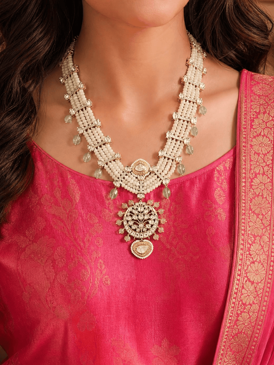 Pearlescent Pretty Necklace