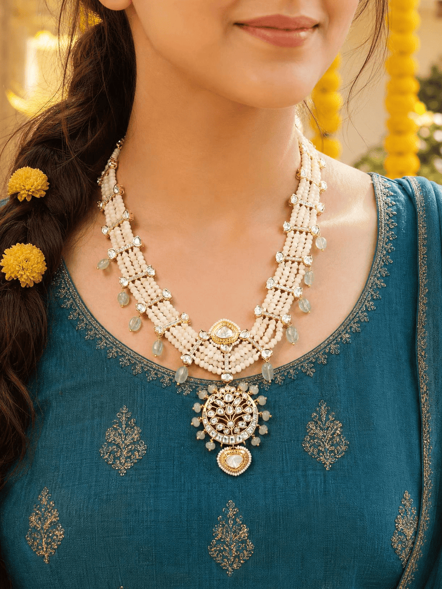 Pearlescent Pretty Necklace