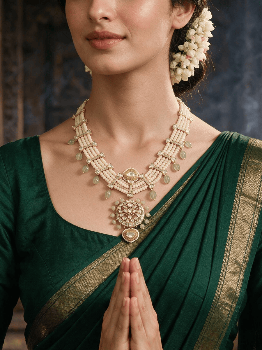 Pearlescent Pretty Necklace