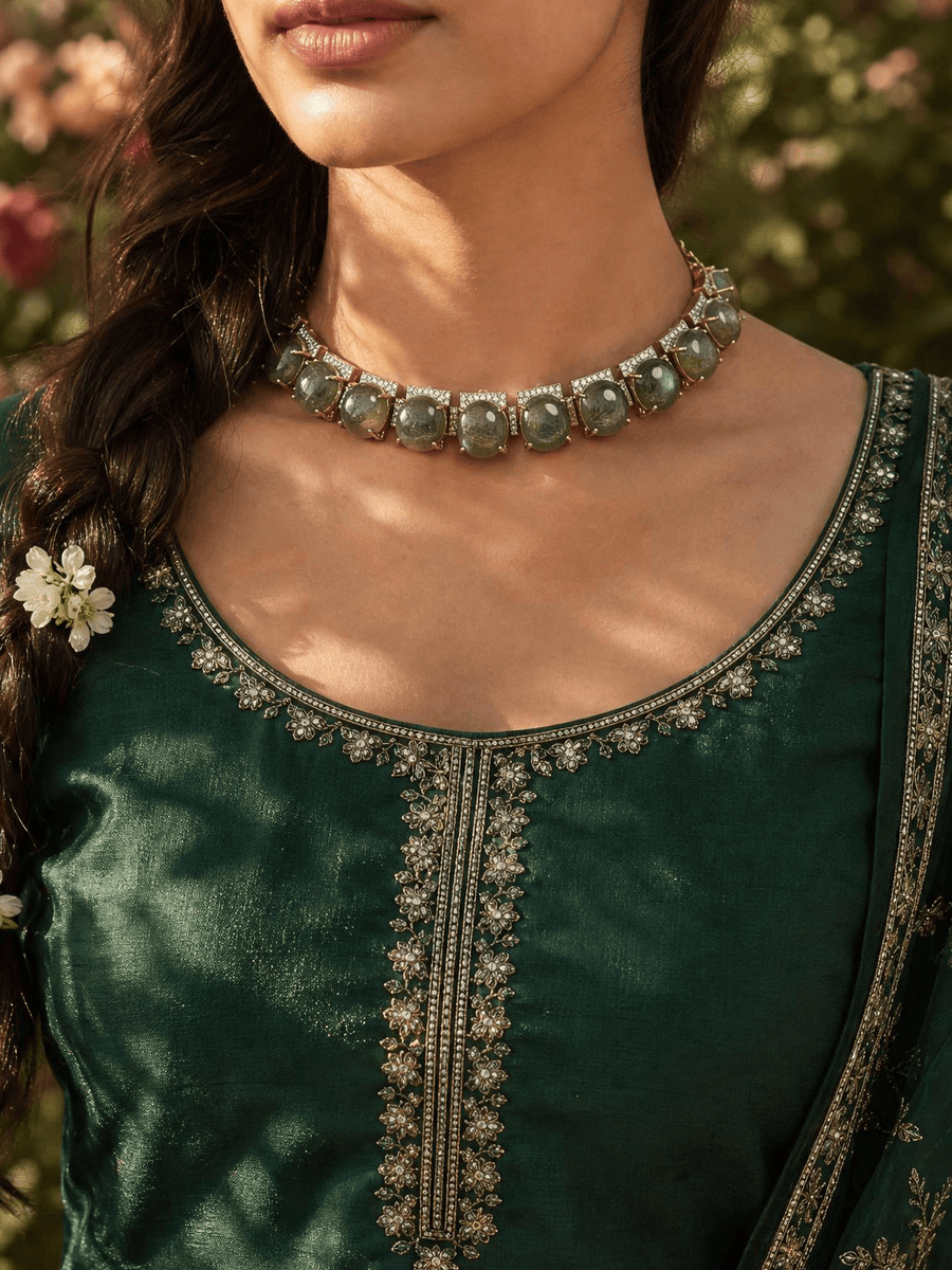 Mireya Short Necklace Set