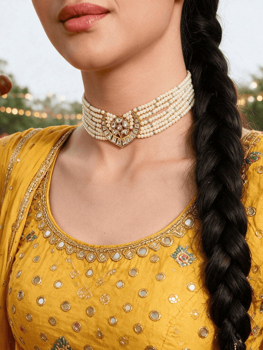 Eclectic Green Beaded Choker With Earrings