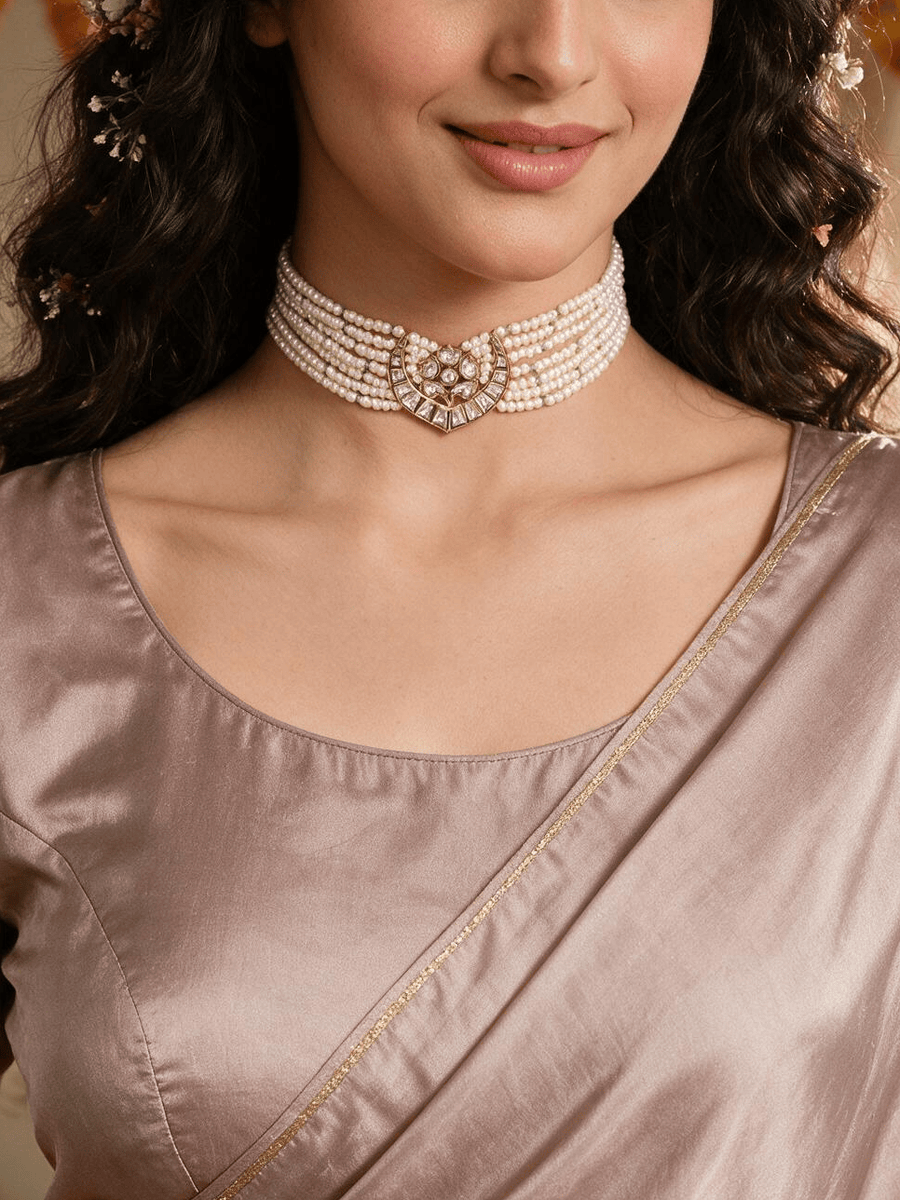 Eclectic Green Beaded Choker With Earrings