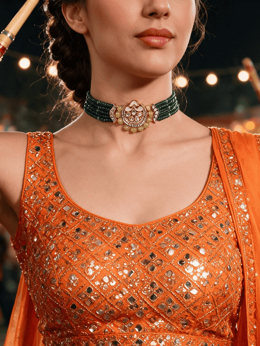 Charismatic Choker With Earrings