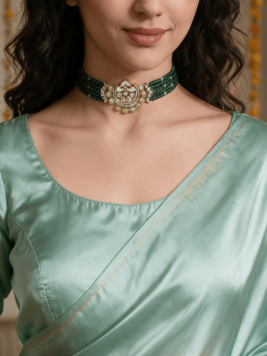 Charismatic Choker With Earrings