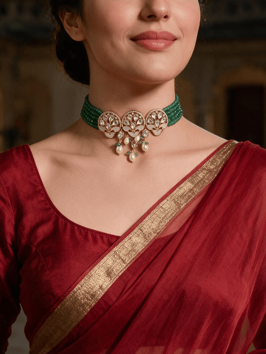 Enthralling Choker With Earrings