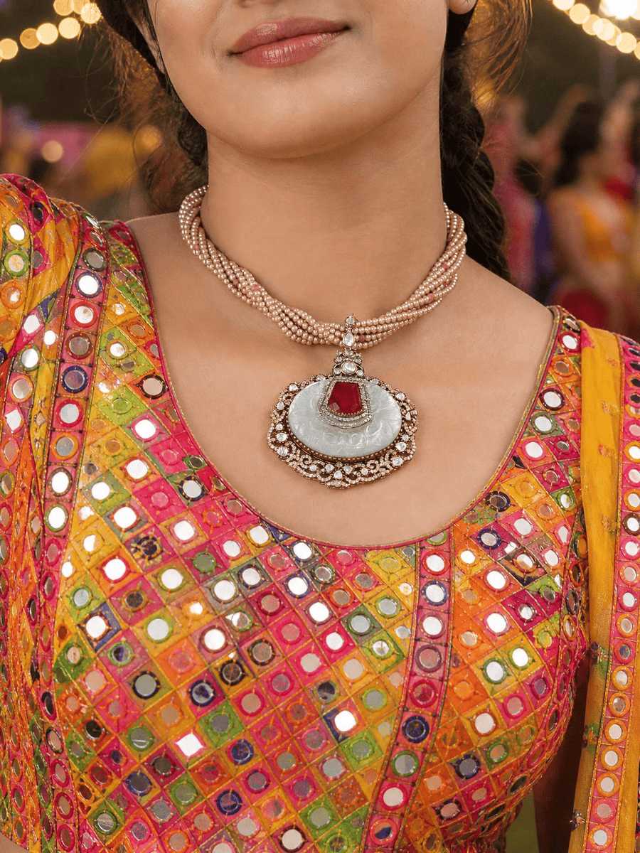 Naro Necklace