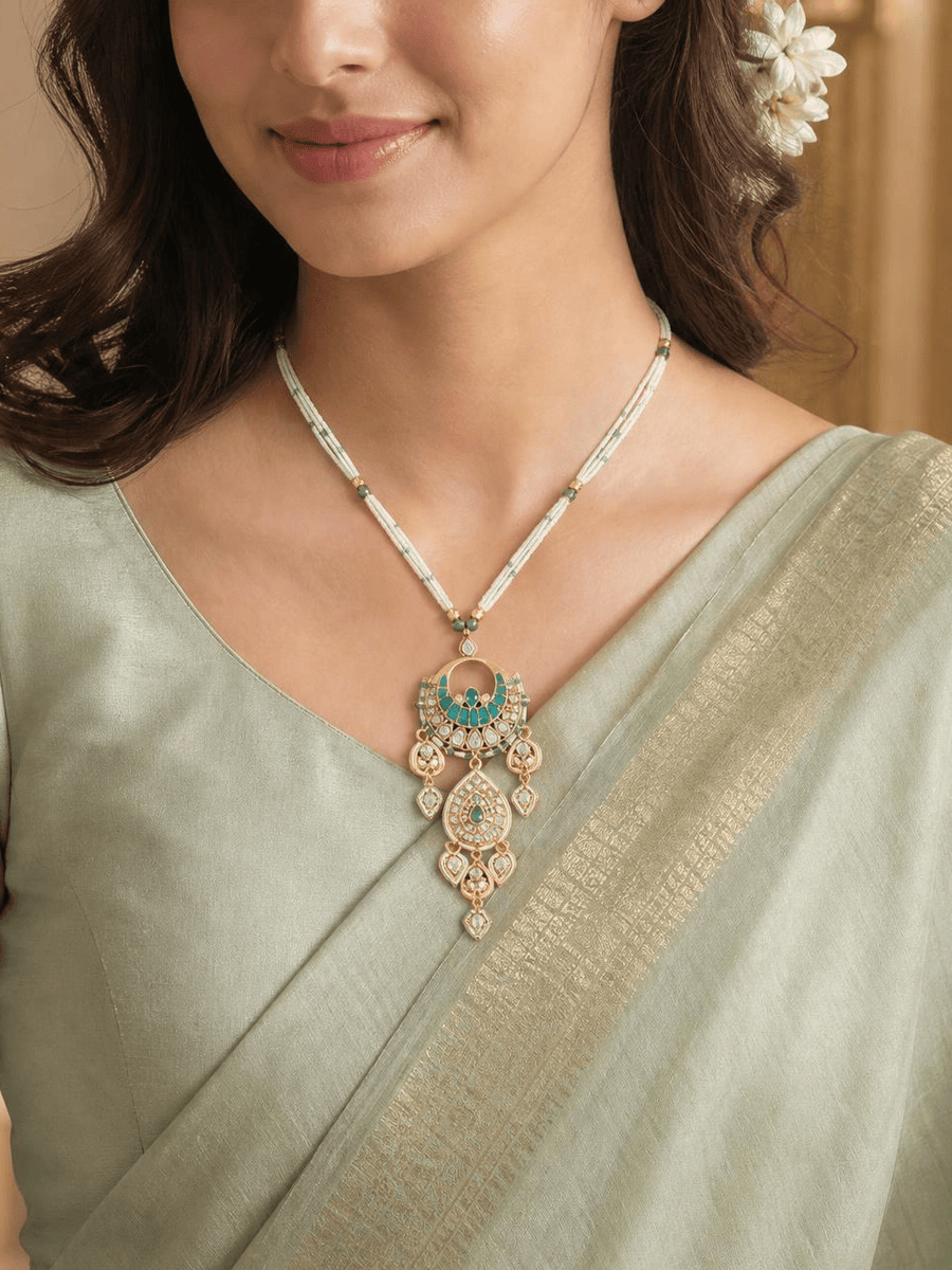Nayrava Necklace
