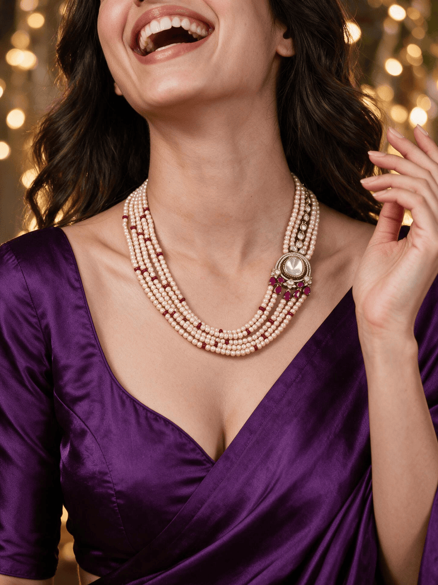 Laravya Necklace