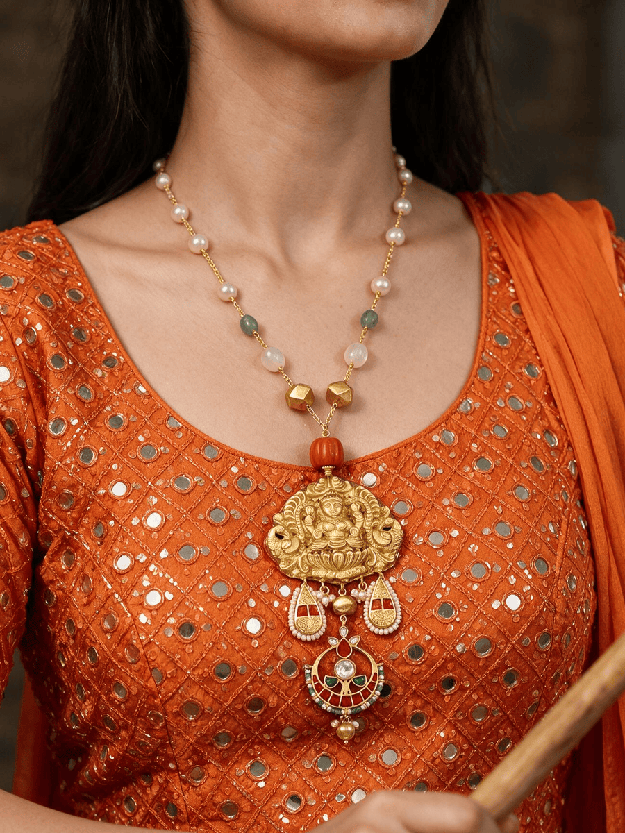 Raveliya Necklace