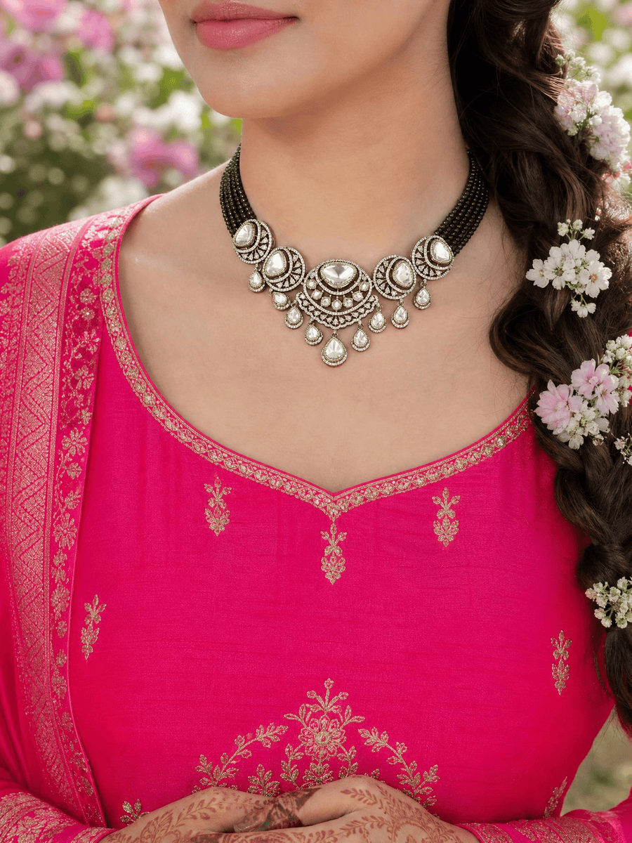 Kivya Short necklace set