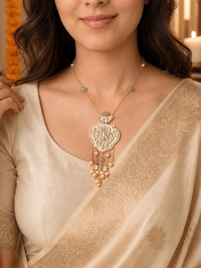 Ornate Pendant Necklace Set