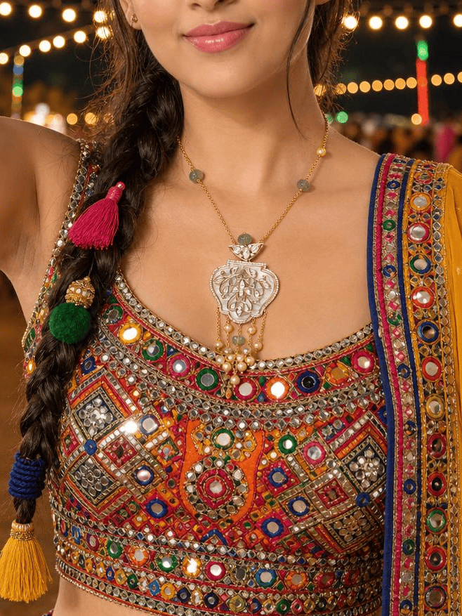 Ornate Pendant Necklace Set