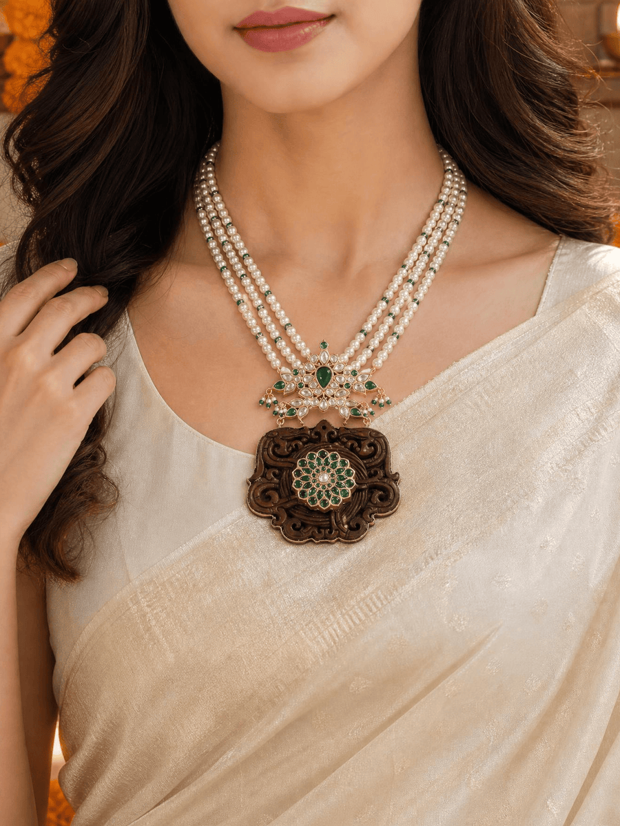 Neika Necklace Set